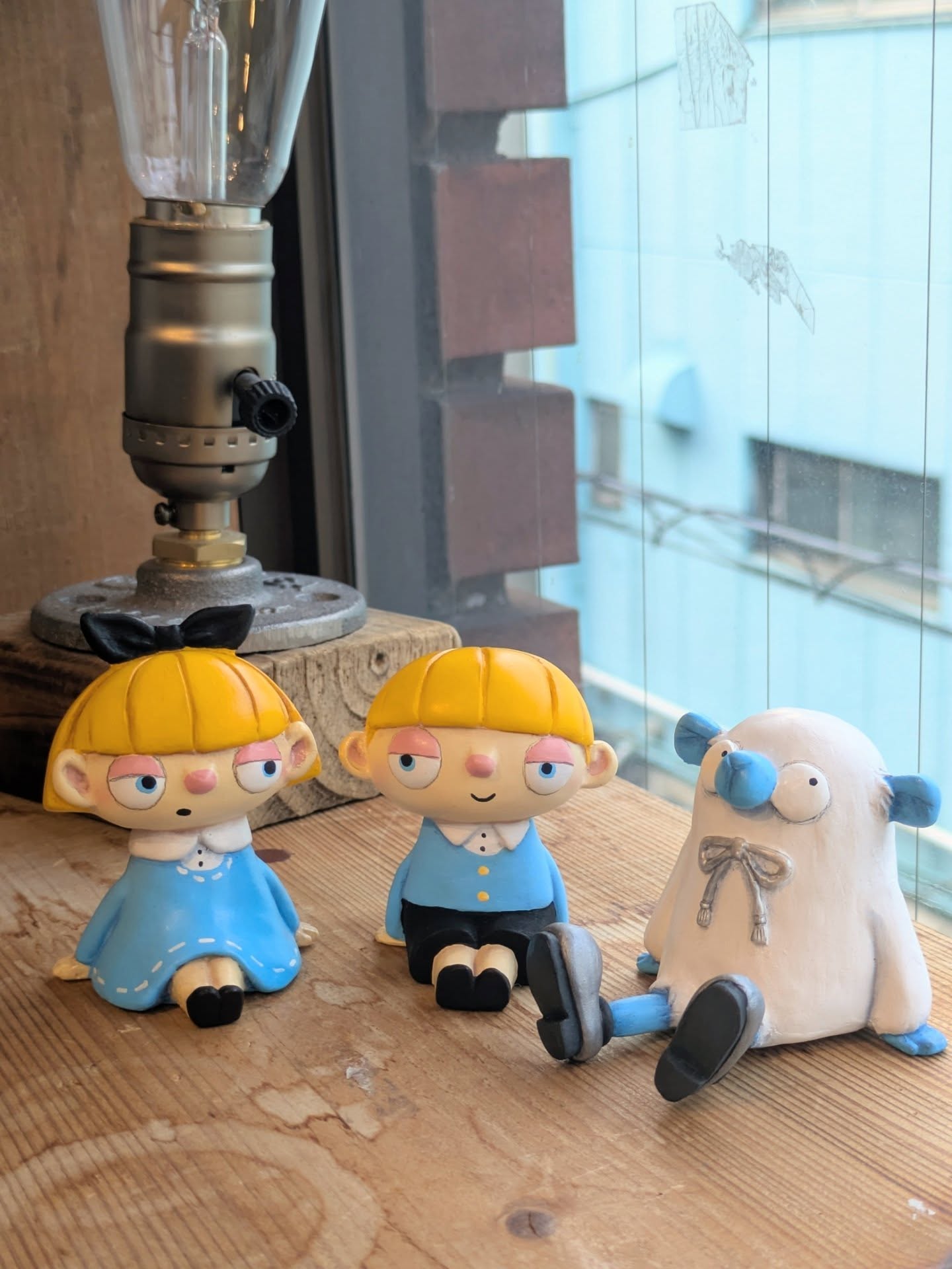 作品展「Maison」の会場にいるフィギュアたち。#mercylokki #フィギュア (Instagram)